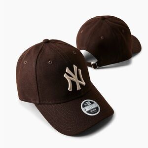 Brown NY Logo Baseball Cap